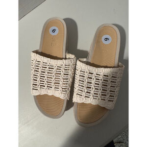 Women's BareTraps Sandals, Size 69 Off-white slide on